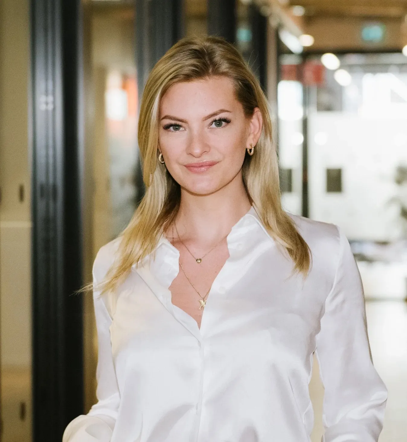Rebecca Xolie, creator of Selling Dubai Off-Plan, professional headshot
